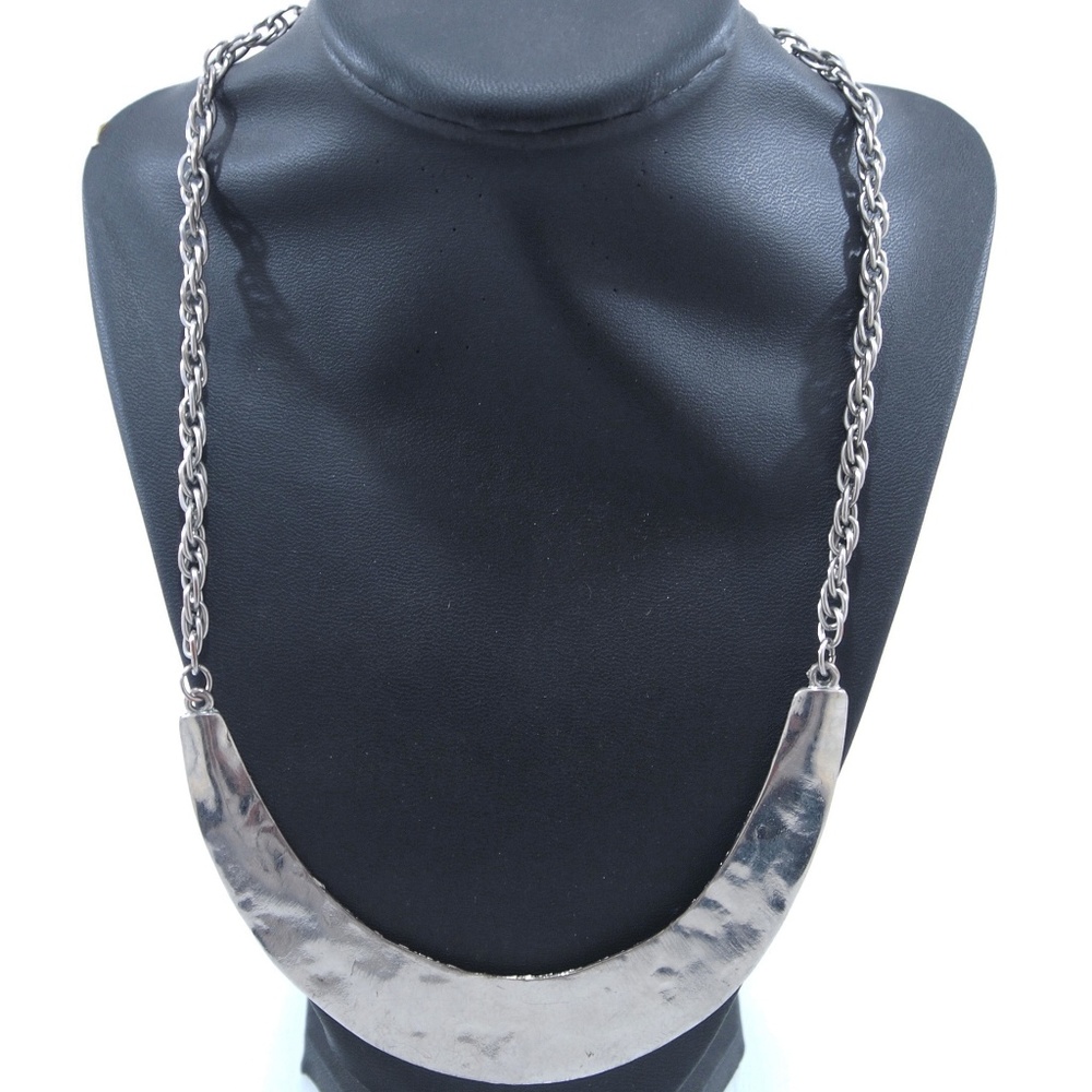 Silver Tone Metal Plate Chain Collar Necklace